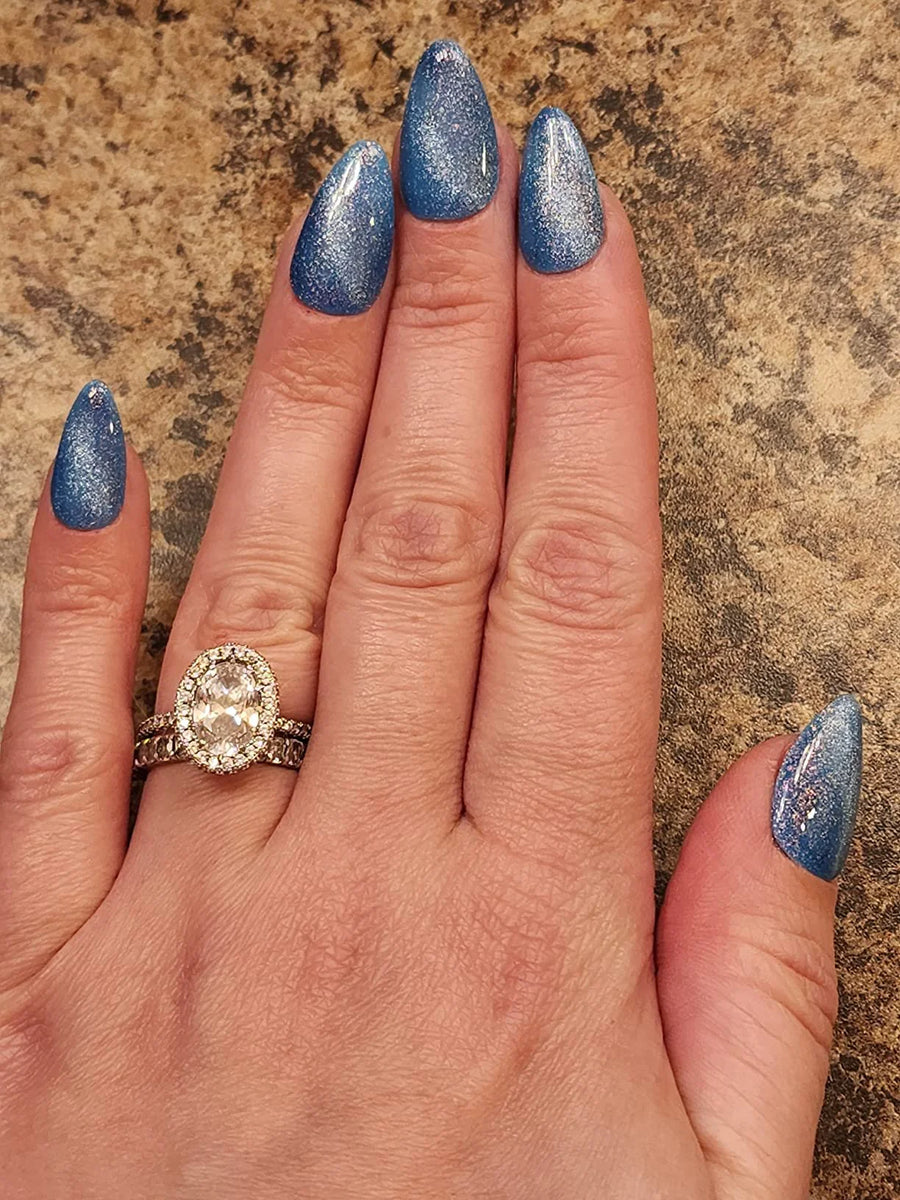 Blue cat-eye manicure customer result